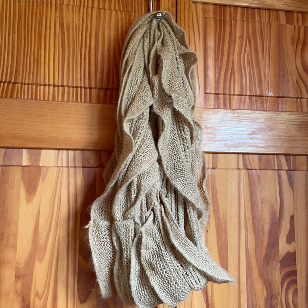 Women’s scarf